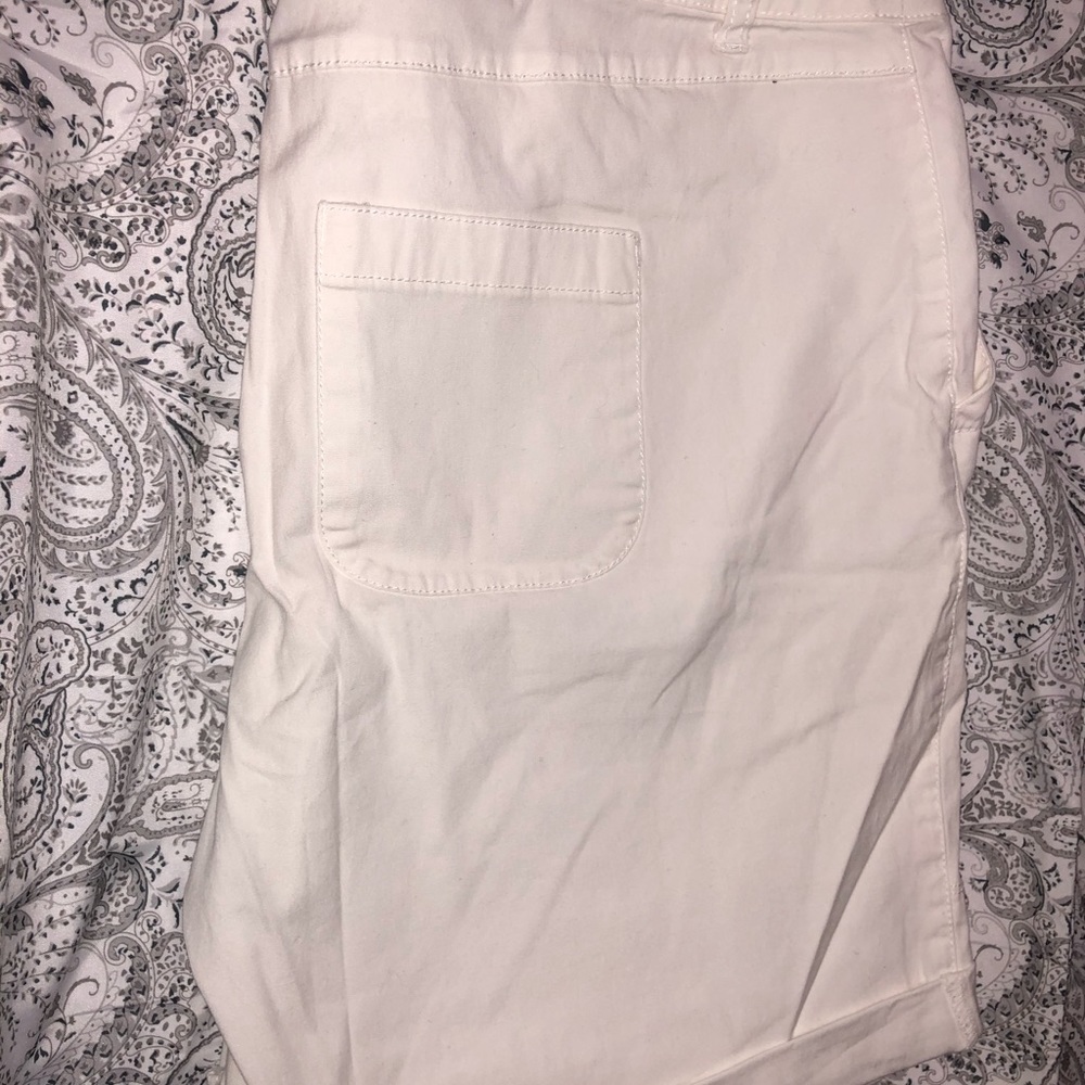 Shorts - Picture 2 of 3